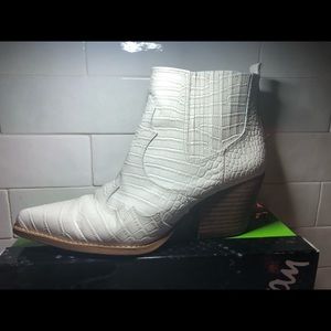 Sam Edelman Winona bootie boot